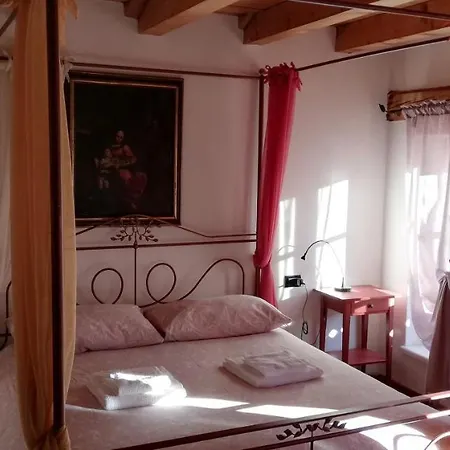 La Casa Del Noce Apartment *